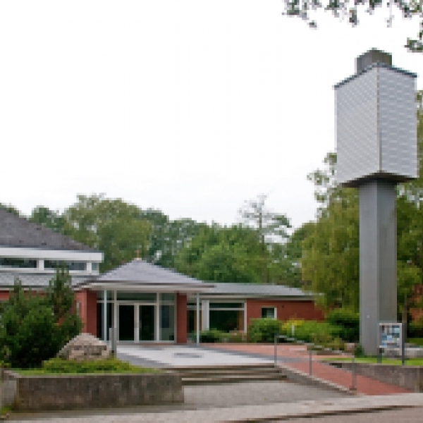 (Aurich Walle) Lukaskirche