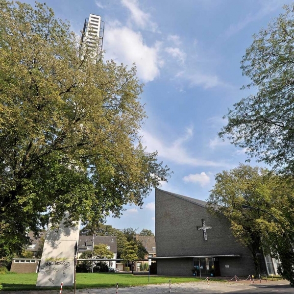 (Düsseldorf Unterrath) Petruskirche