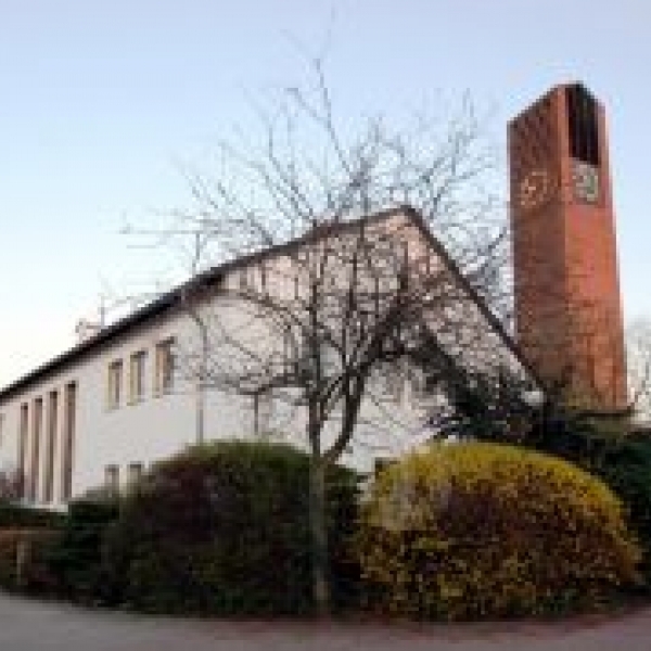 (Langenhagen) Emmaus-Kirchengemeinde Langenhagen