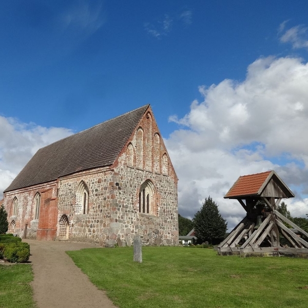 (Sassen-Trantow) Dorfkirche Sassen